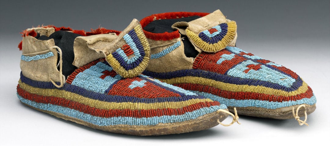 sitting bull moccasins
